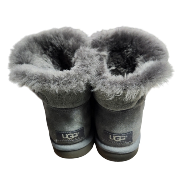 Ugg mini Women's winter boots Size 5 US - Picture 3 of 8